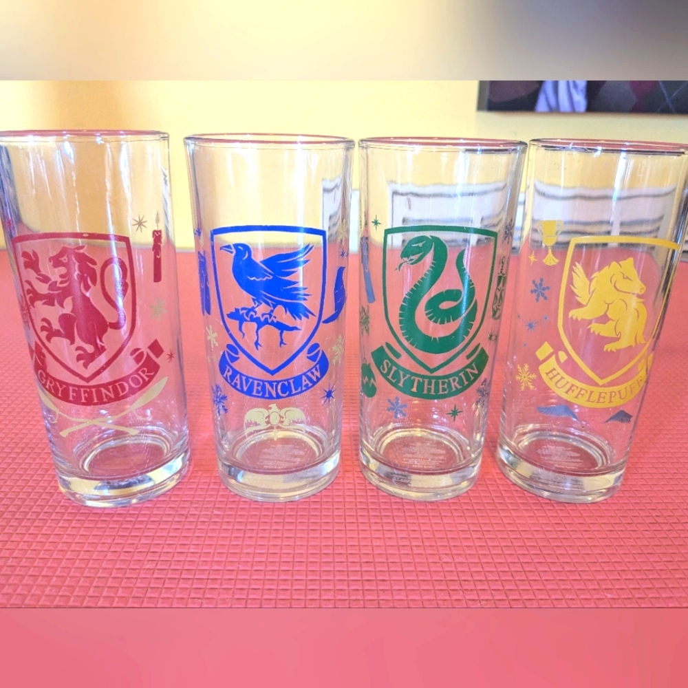 🍒Hogwarts House Emblem Glass Set - Red, Blue, Green, Yellow
